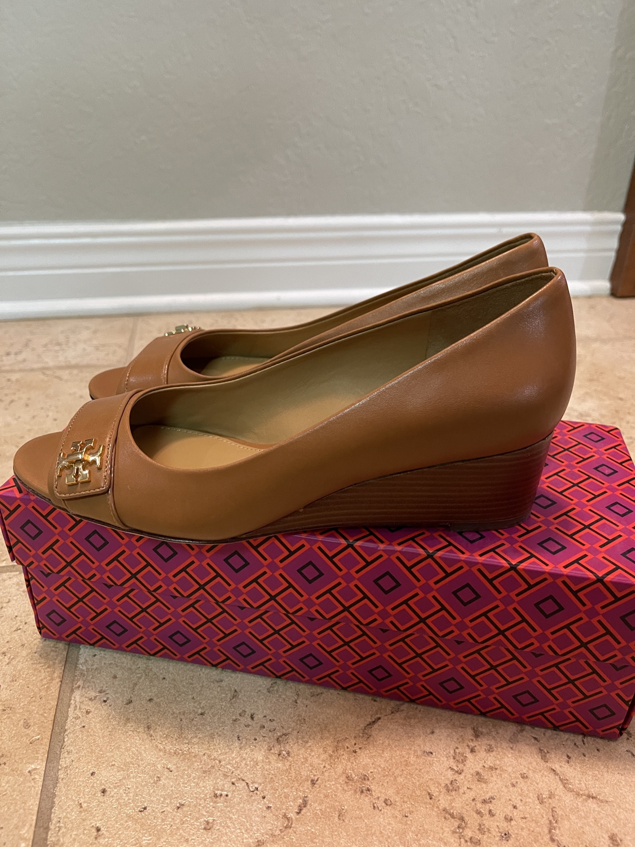 Tory Burch Women’s Wedge Heels Size 8 image indicator(7)
