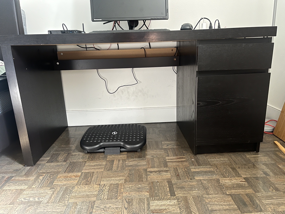 IKEA MALM Desk - photo 5