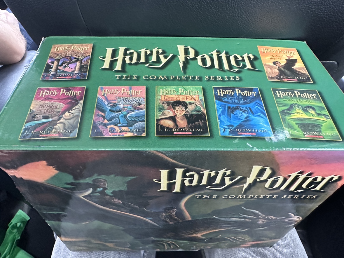 Harry Potter Complete Series Box Set (brand new with flaws) - photo 2