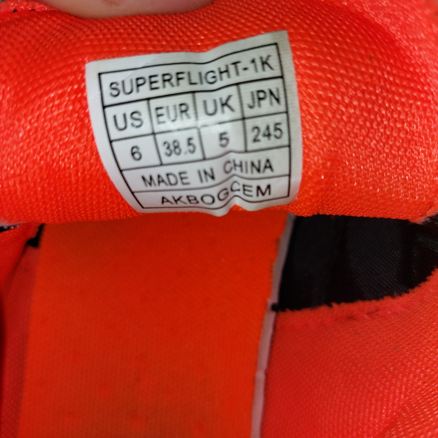 Dream Pair Soccer Cleats Boys/Men's Size 6. FREE Shin Gaurds EUC image indicator(3)