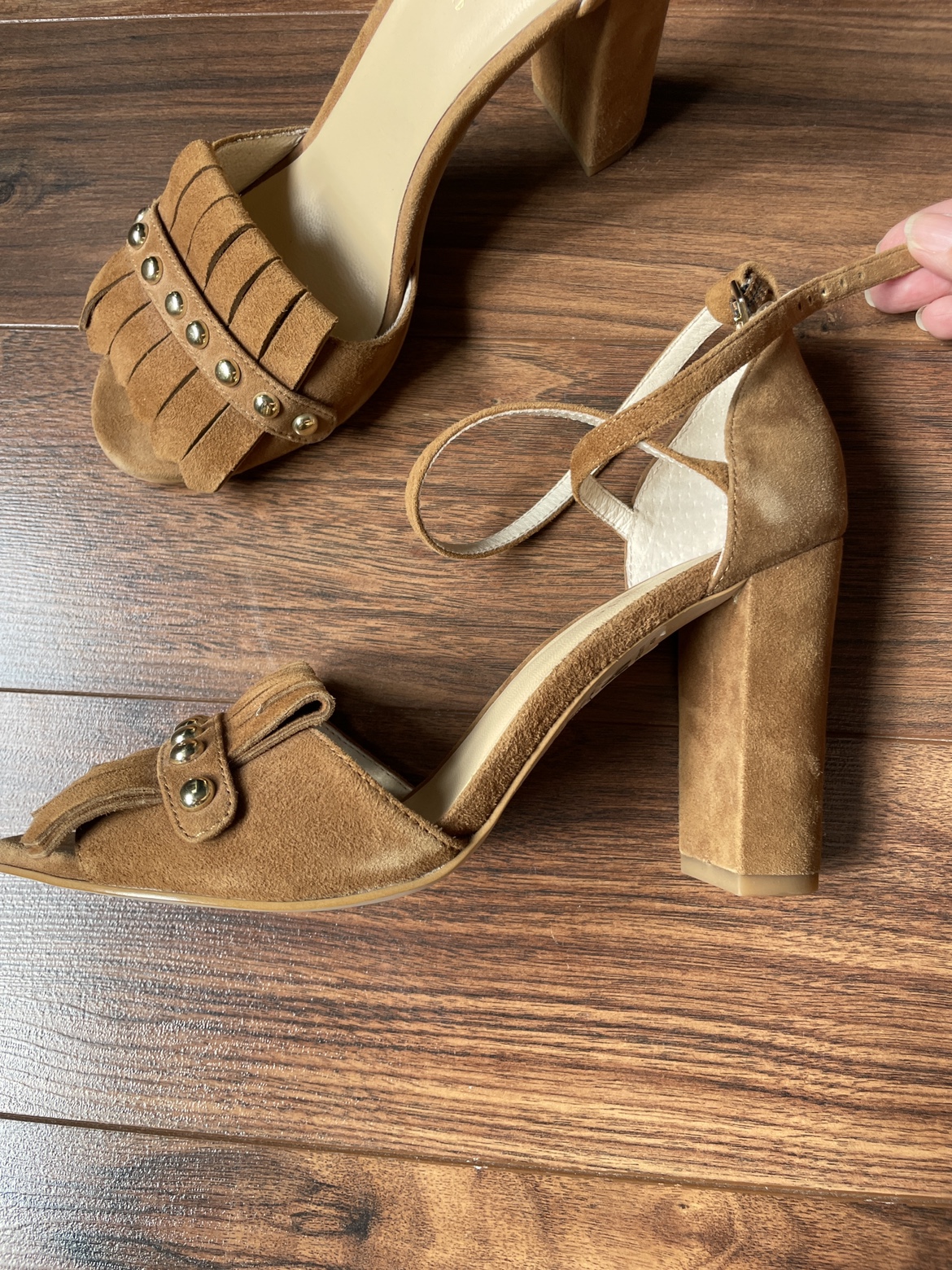 Kate Spade tan sandals image indicator(3)