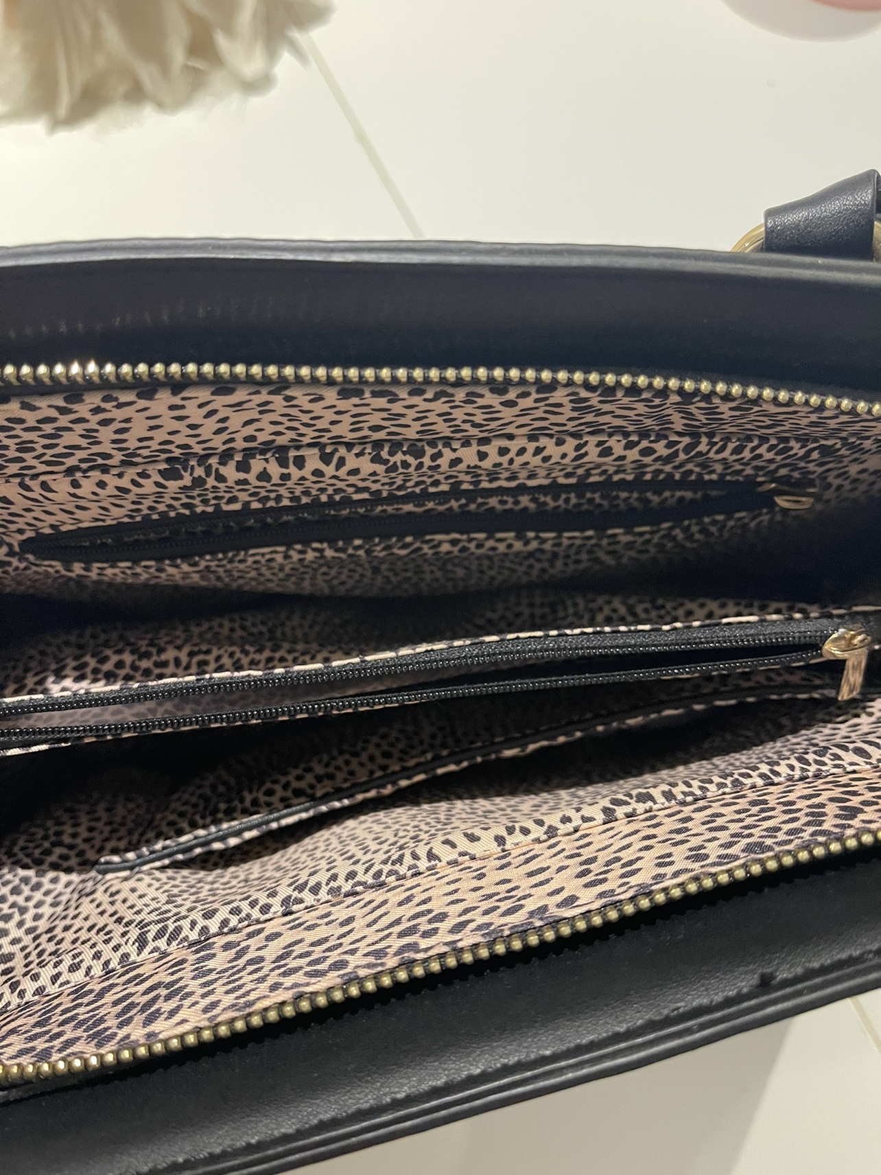 Black Crocodile Pattern Handbag - photo 3