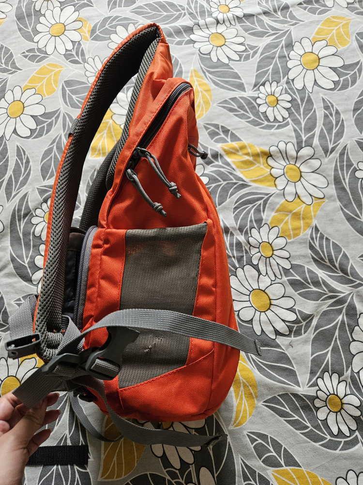 Lowepro Photo Hatchback 16L AW Backpack - Pepper Red image indicator(4)