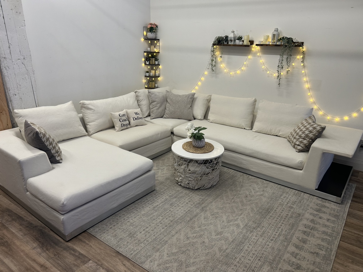 Gorgeous SohoHome Sectional Sofa 🚚 Delivery Available