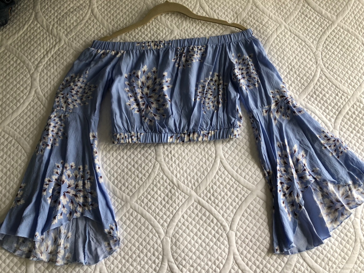 *New* Blue Floral Bell Sleeved Crop Top image indicator(2)