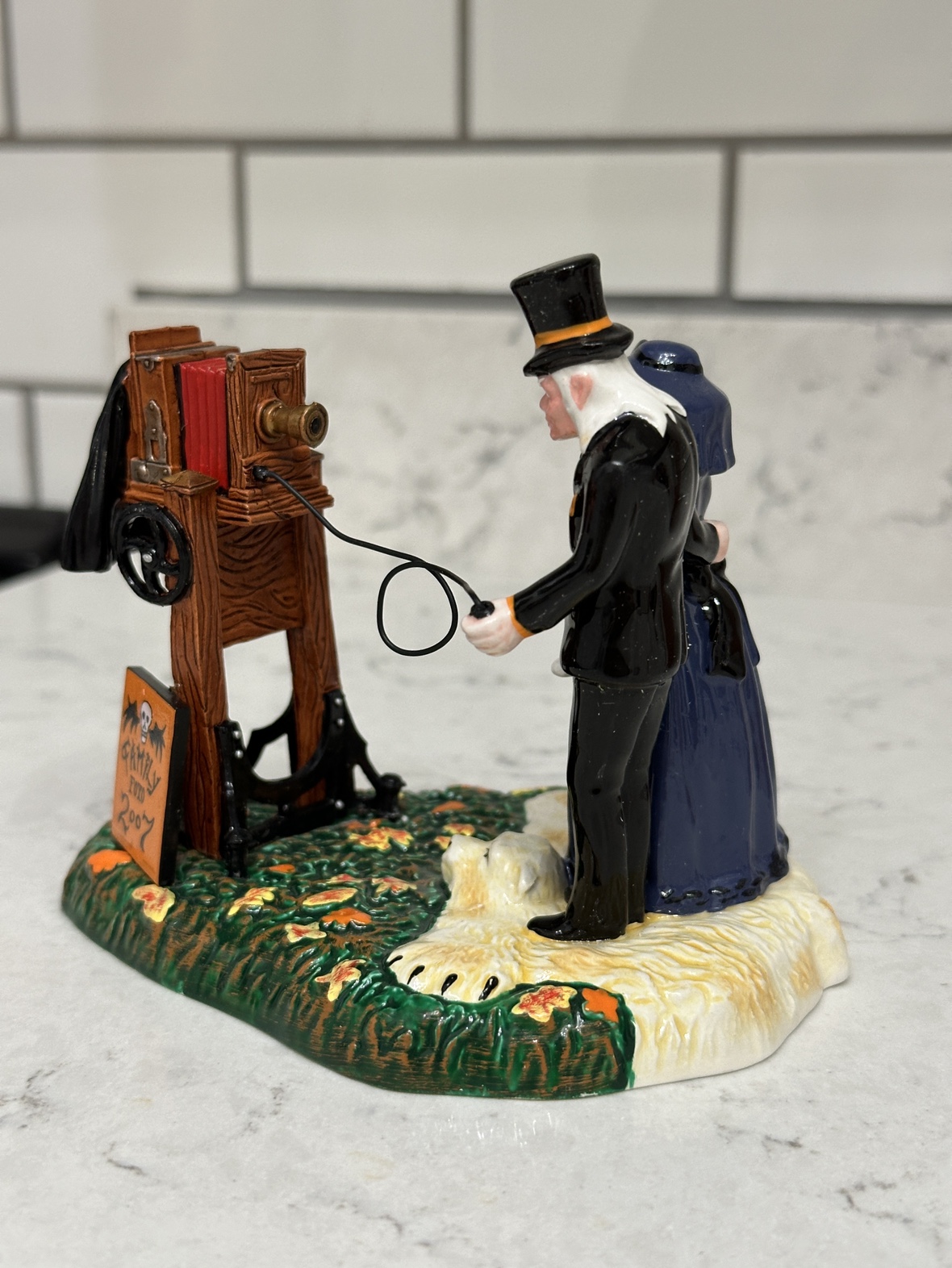 Department 56 A Gravely Haunting 2007 Halloween Firgurine - photo 2