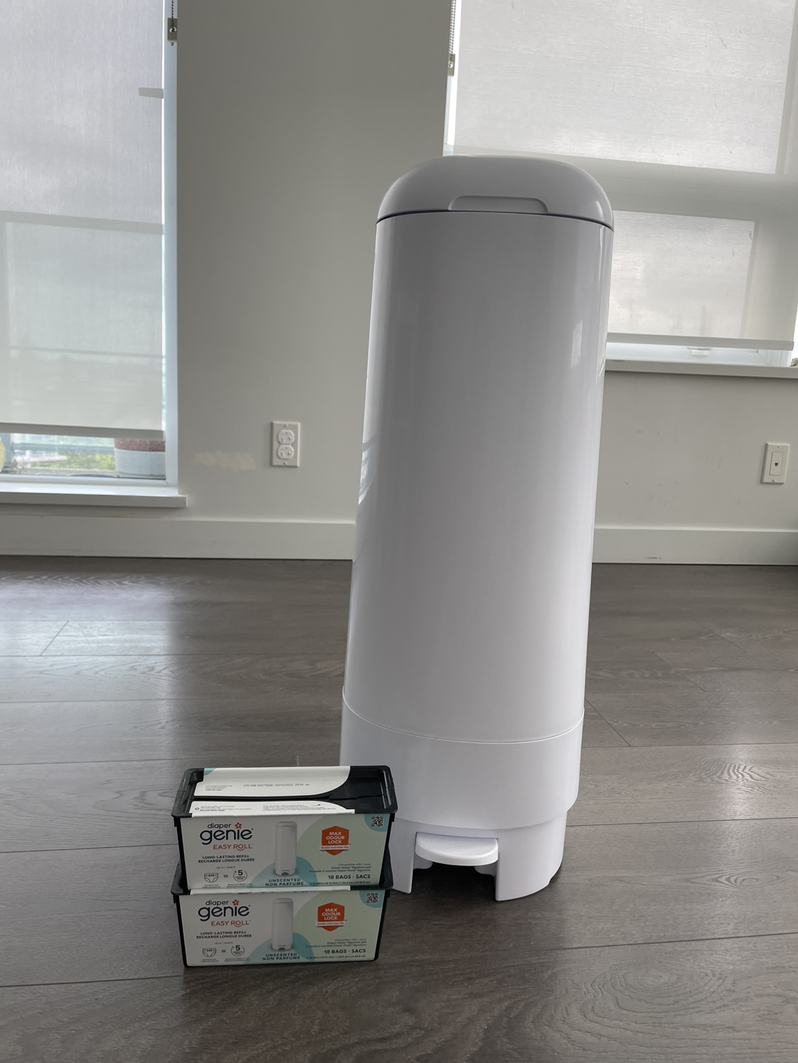 Diaper Genie signature Pail with refills(36bags total)