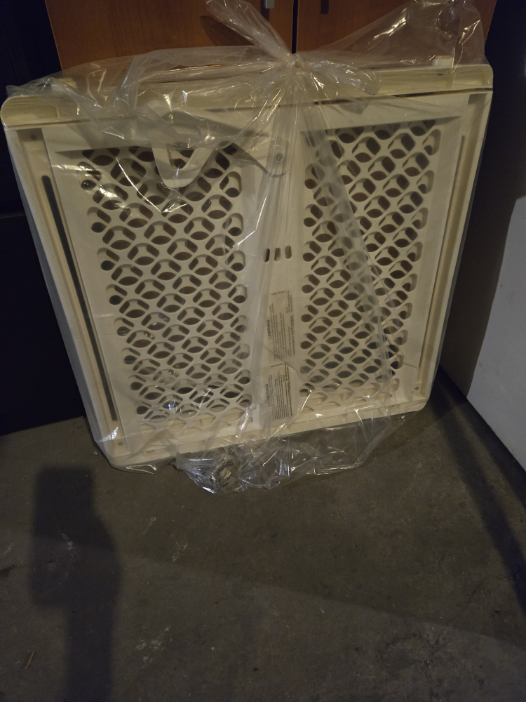 #Freecycle / Car seat booster and gate - photo 3