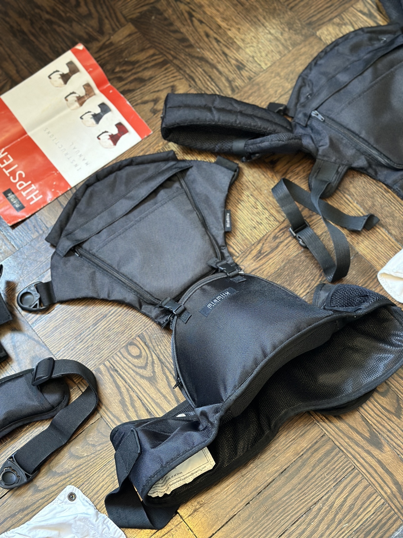 MiaMily Hipster Hip Seat Baby Carrier - photo 5