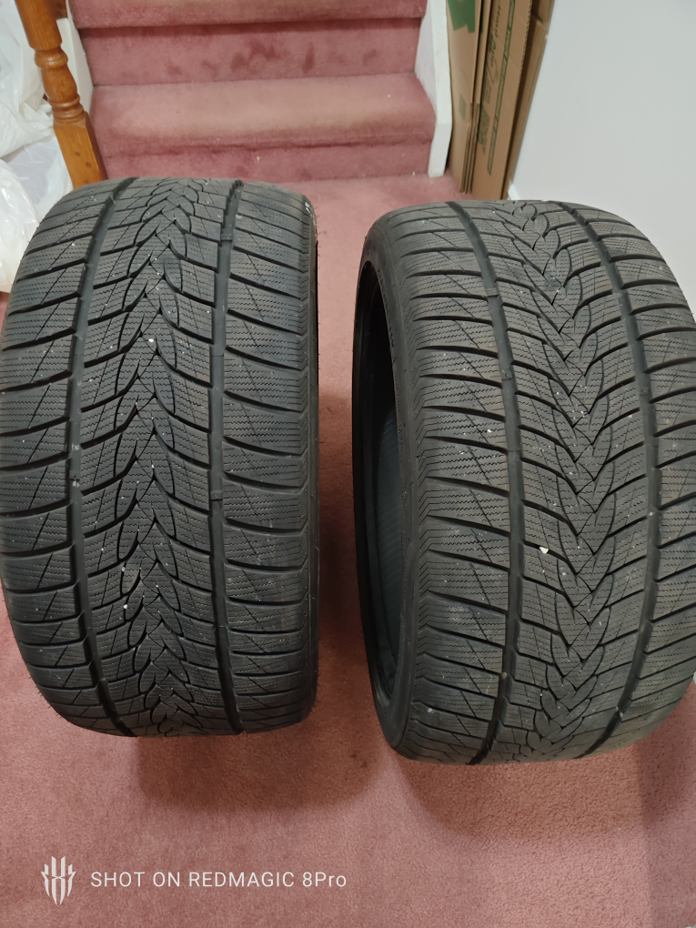 2× 255 35 18 winter tyres. image indicator(3)