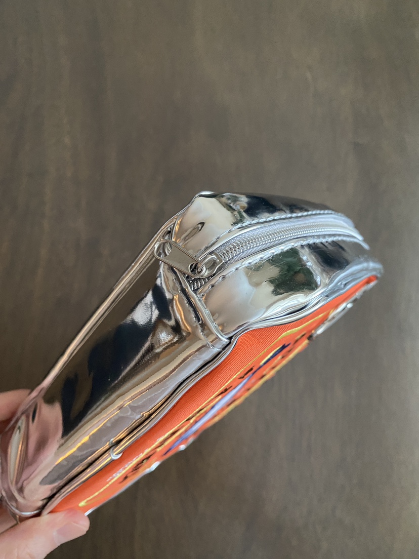 Sardine Can Makeup Bag image indicator(3)