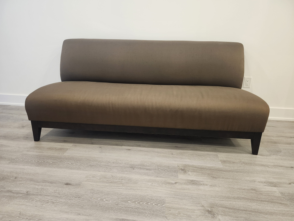 Couch - photo 2