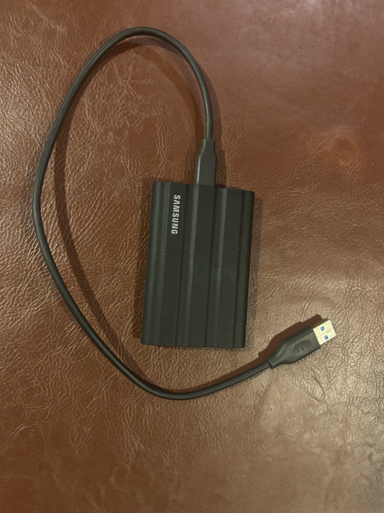 Samsung T7 Shield Portable SSD 1TB drive - photo 2