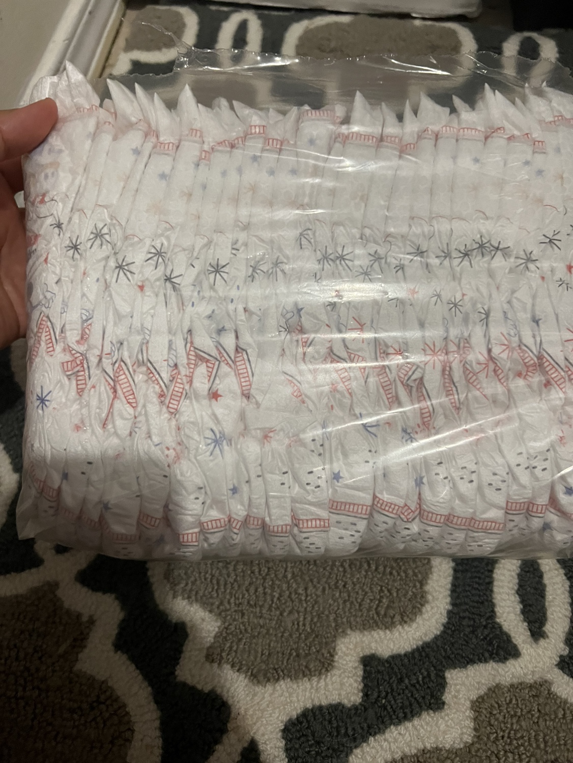Huggies Snug & Dry Diapers Size 3 (26 count) thumbnail