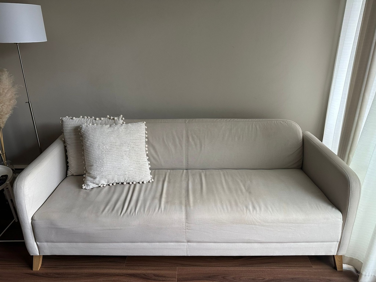 Ikea sofa image indicator(3)