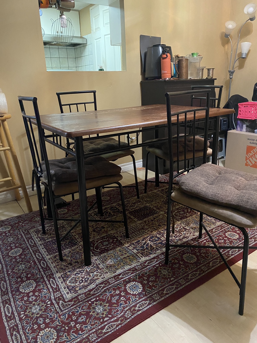 WOOD TOP DINNING TABLE AND 4 chairs. - photo 3