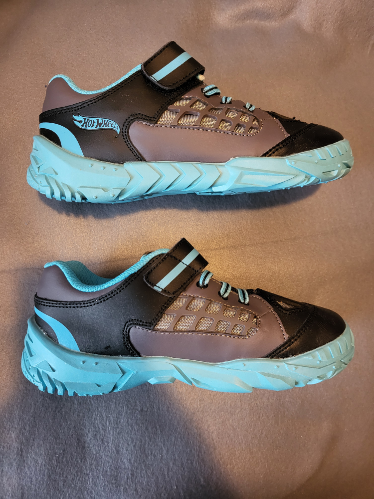 Hot Wheels Kids Black and Light Blue Shoes Size:1 image indicator(3)