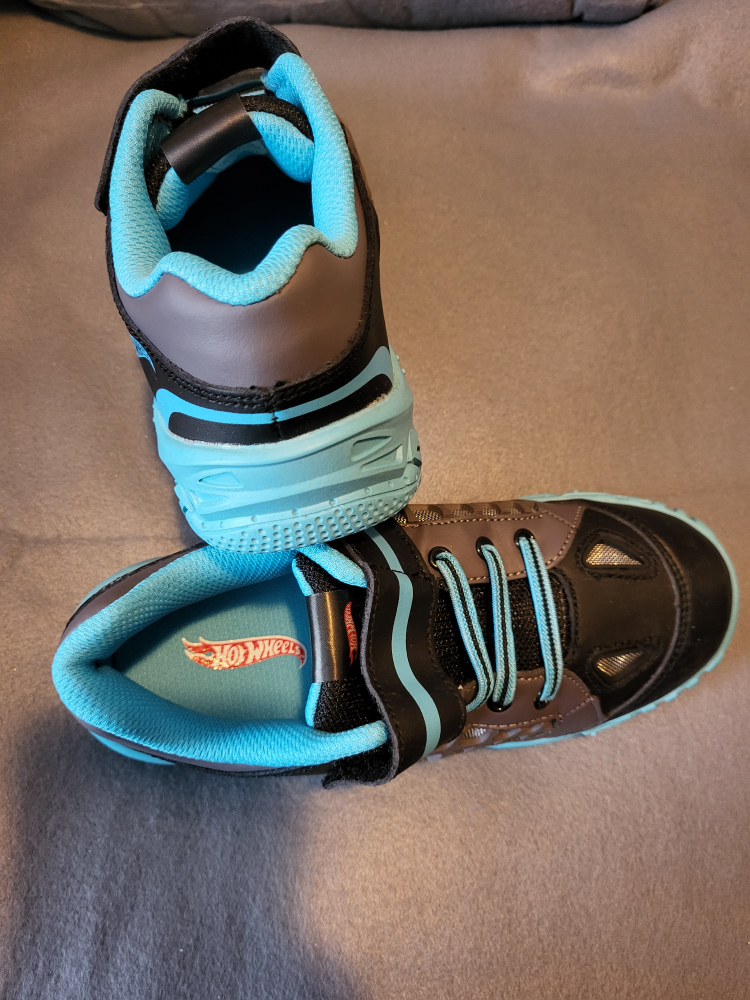 Hot Wheels Kids Black and Light Blue Shoes Size:1 image indicator(6)
