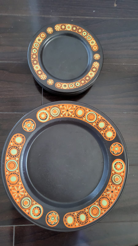 Vintage Dinnerware Set thumbnail