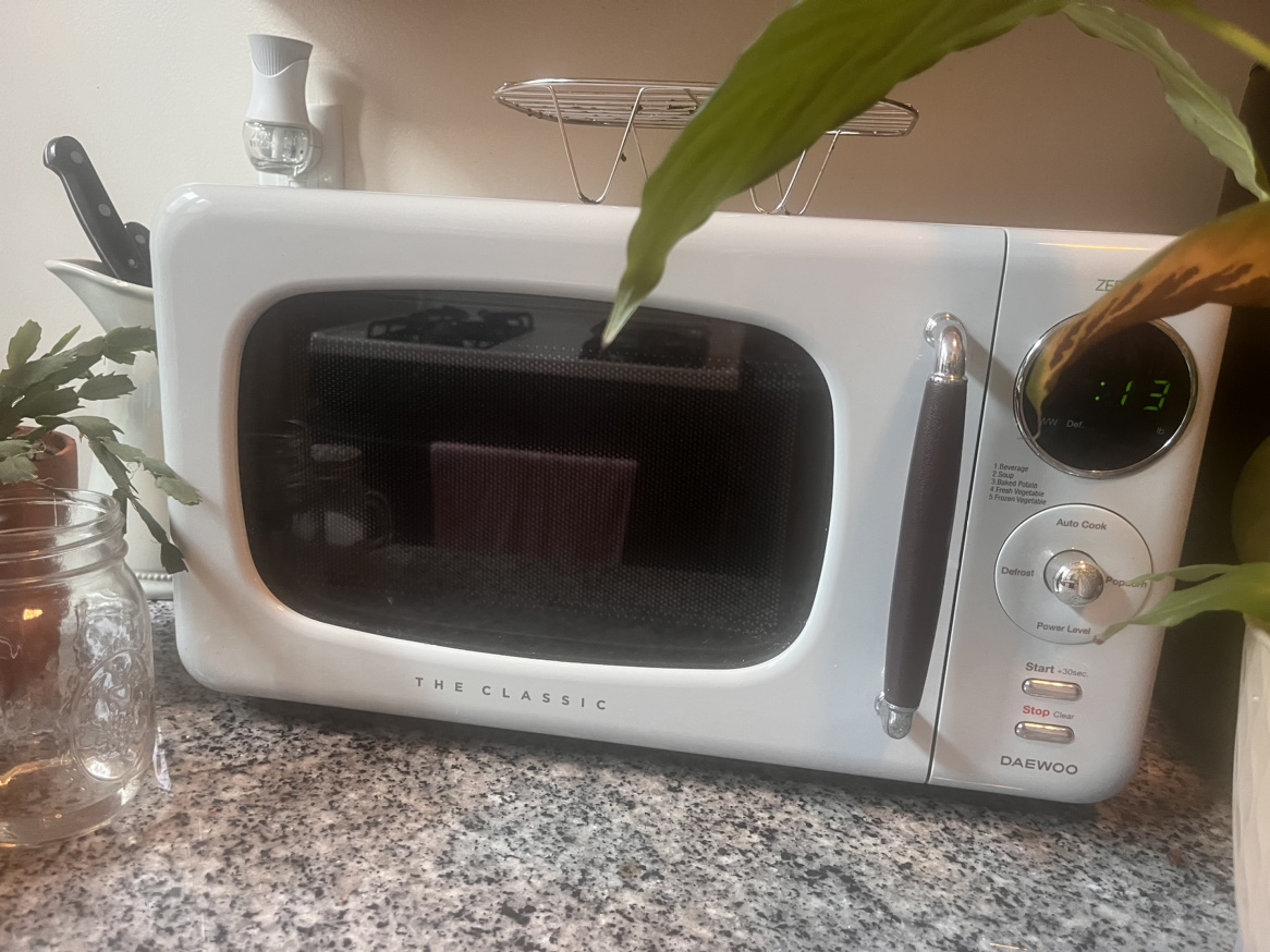 White Daewoo Microwave