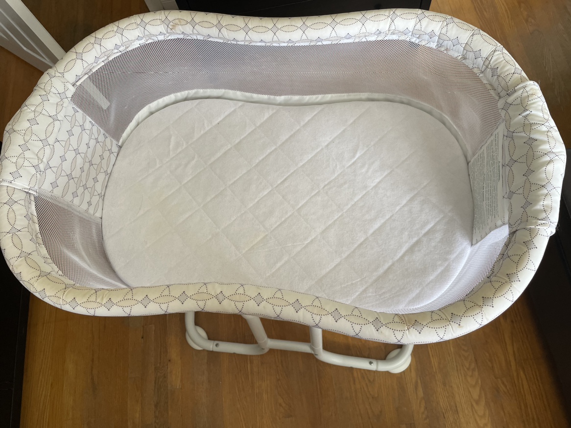 Halo glide Bassinet plus mattress 🧡