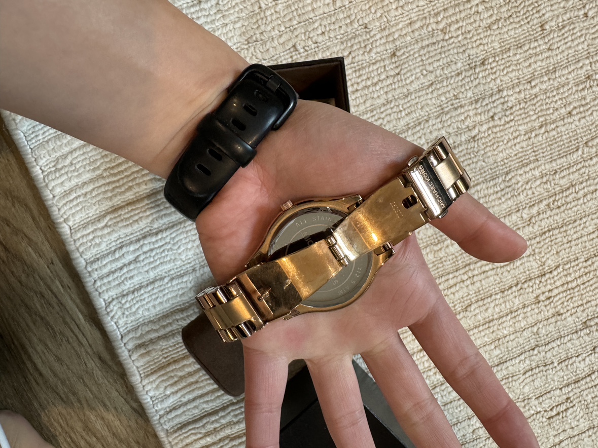 Michael Kors Rose Gold Watch image indicator(3)