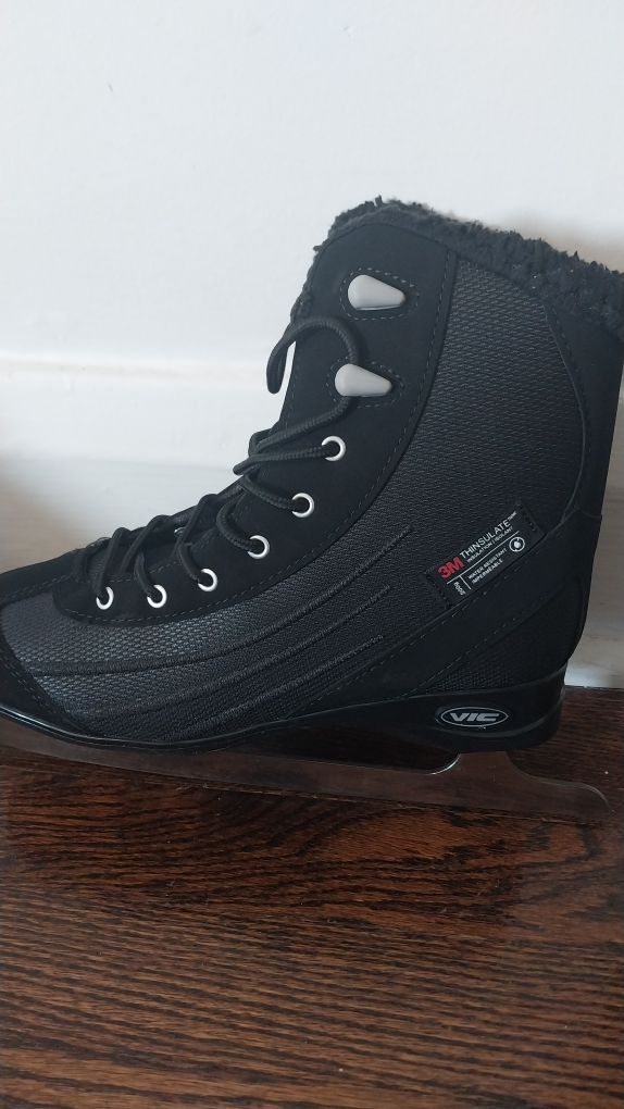 Black Figure Skates with Bag thumbnail