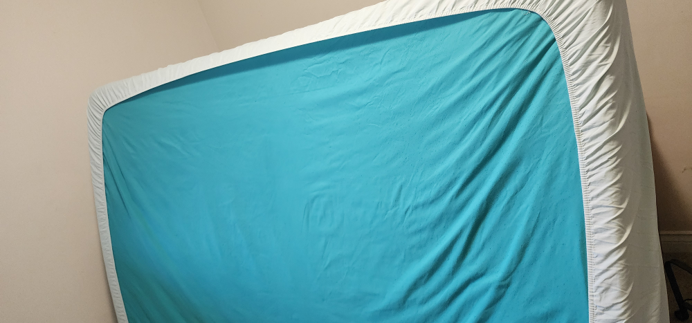 very clean queen memory foam mattress