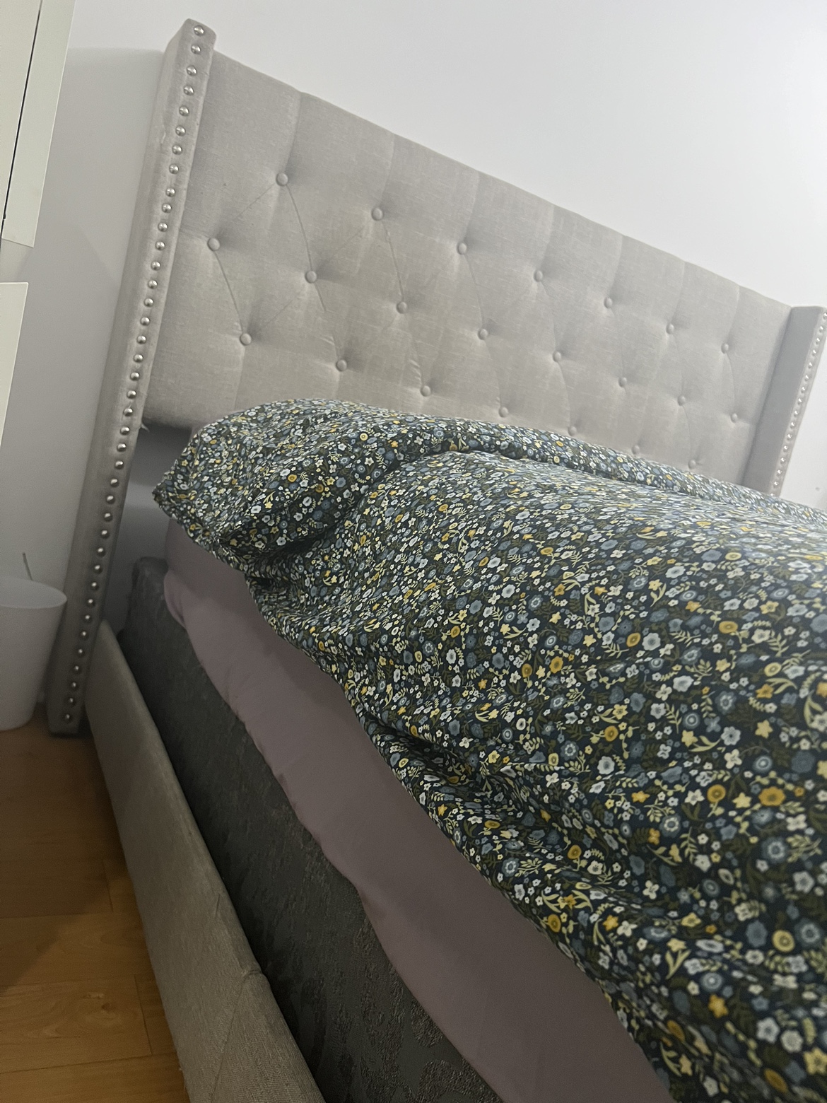 Queen size bed frame - photo 2