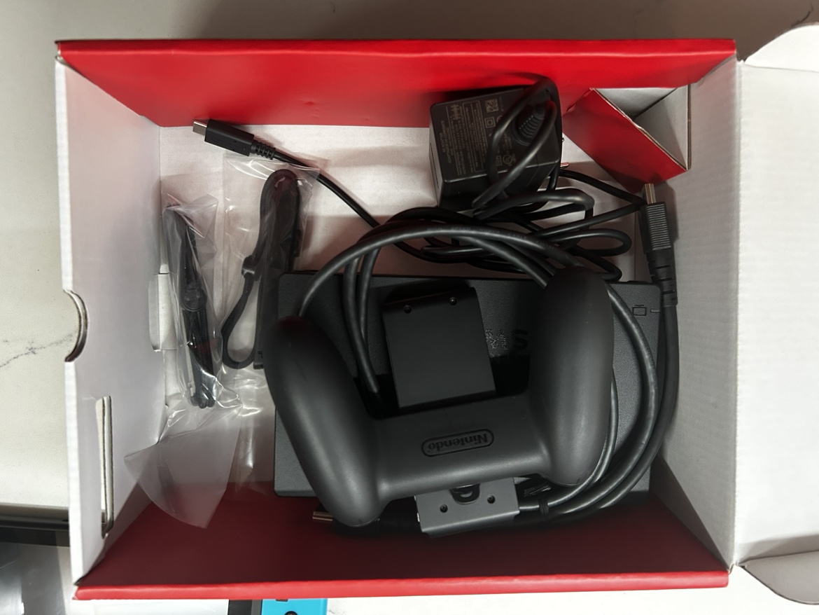 Nintendo Switch (BRAND NEW WITH PACKAGING) - photo 2