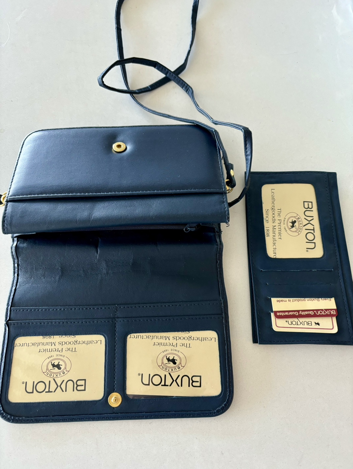 Buxton Leather crossbody purse 🆕 image indicator(3)