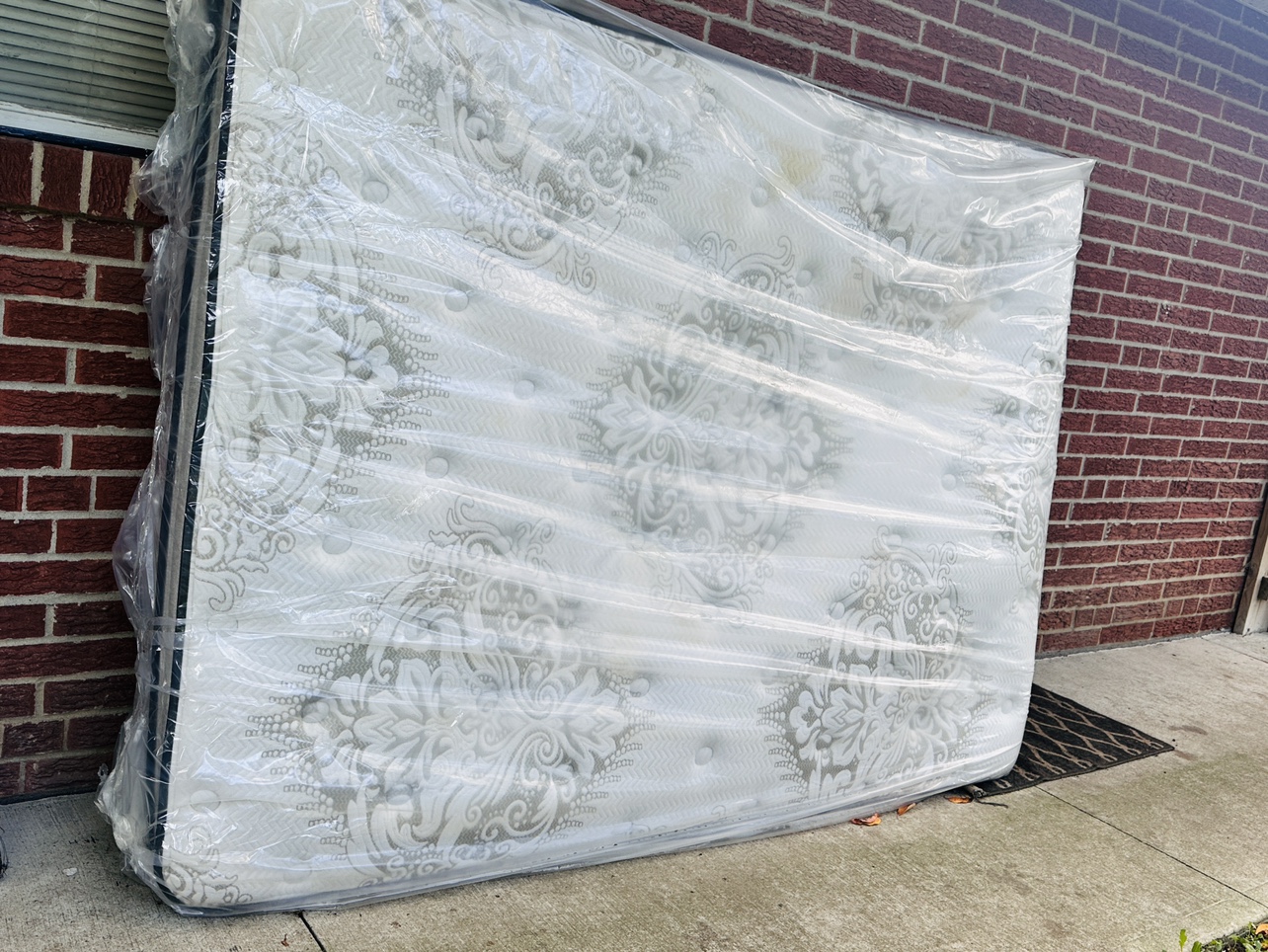 Queen Mattress - photo 4