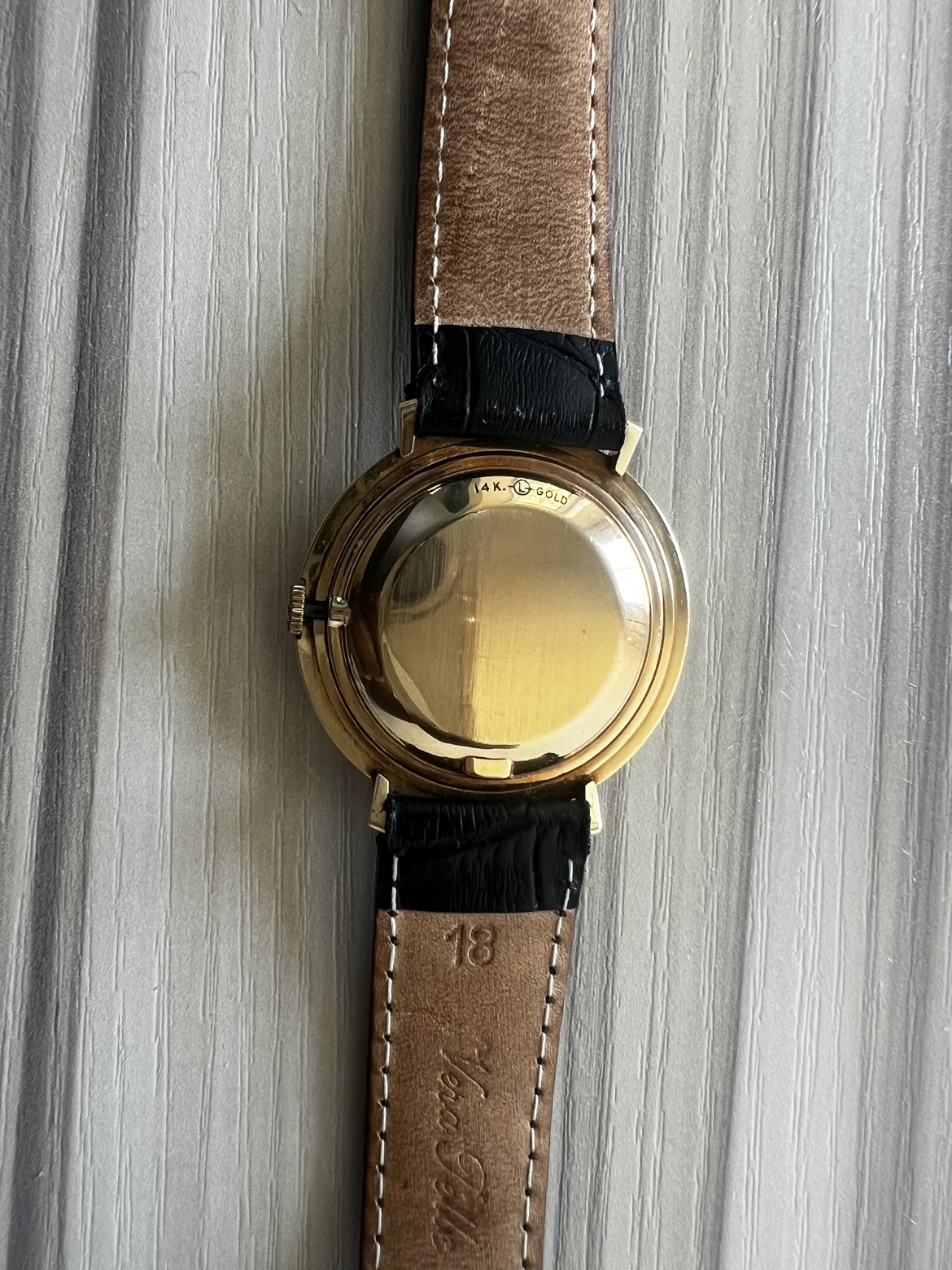 Vintage CYMA 14K Gold Watch image indicator(2)