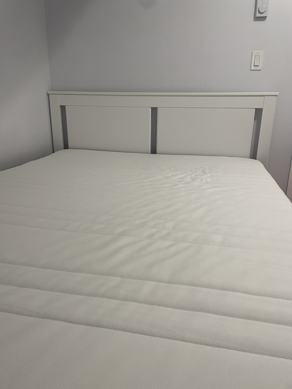 Ikea bed frame and mattress (Queen size) - photo 2