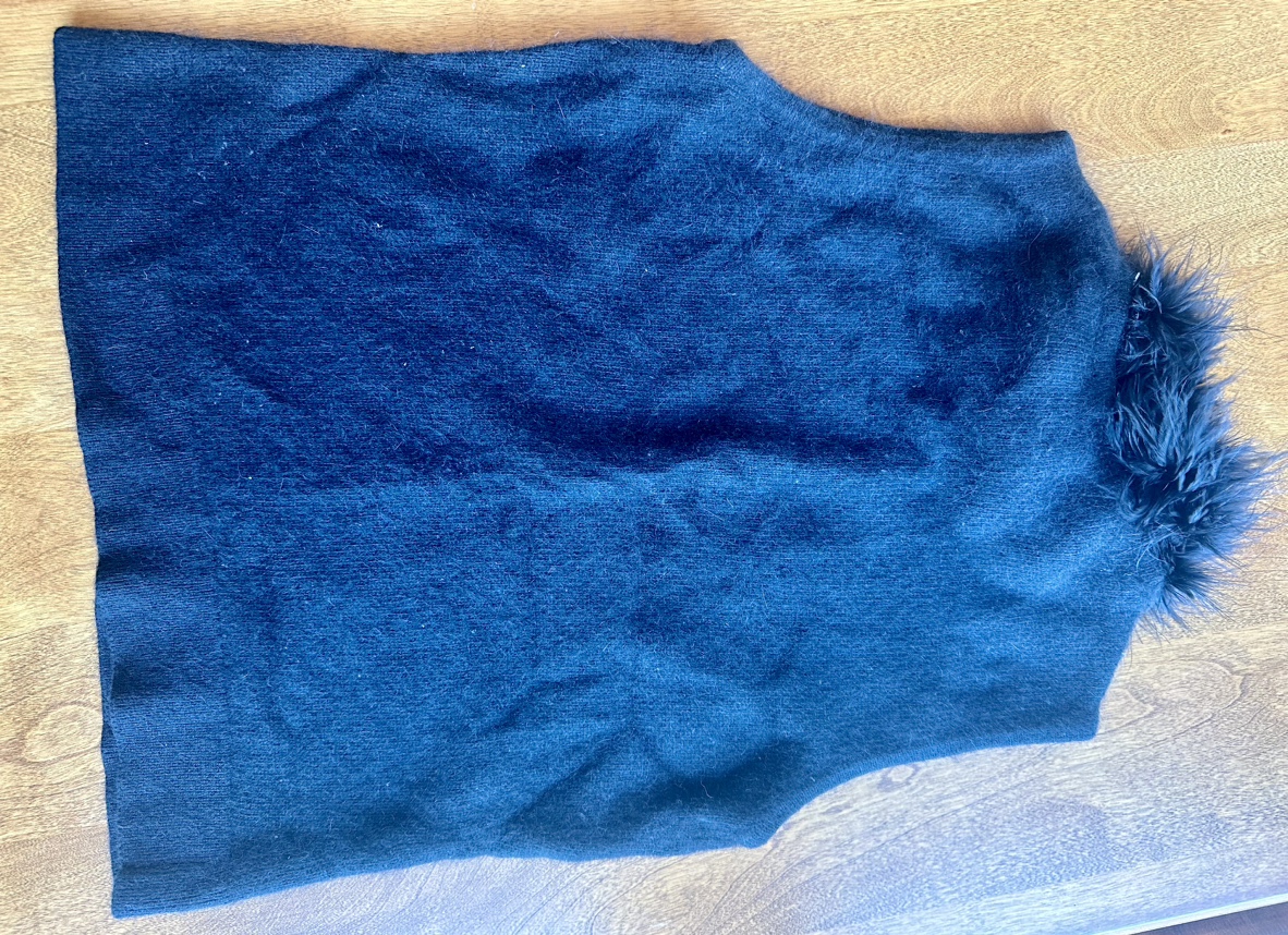 Jacob Black Sleeveless Fur Trimmed Sweater image indicator(3)