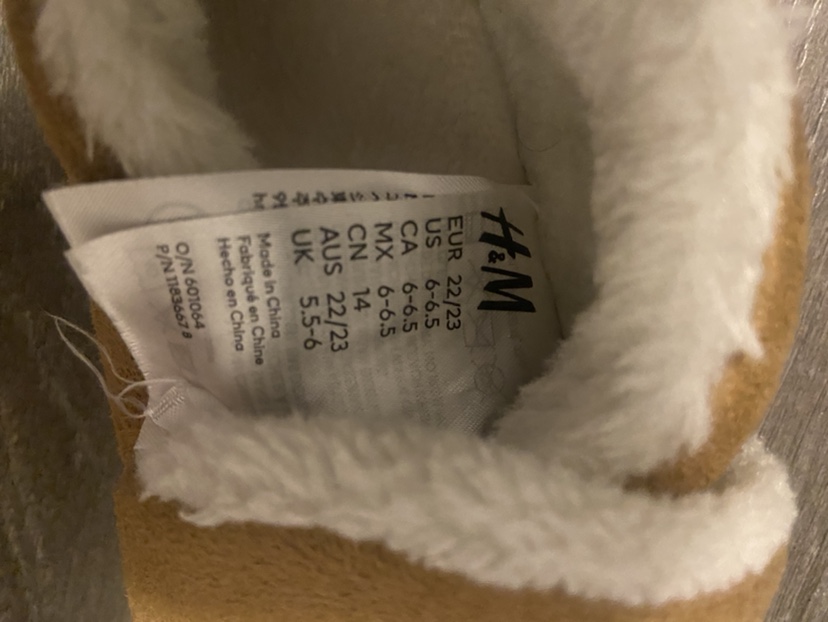 2 Pairs of Toddler Slippers! H&M Baby Slippers Size 6-6.5 image indicator(3)