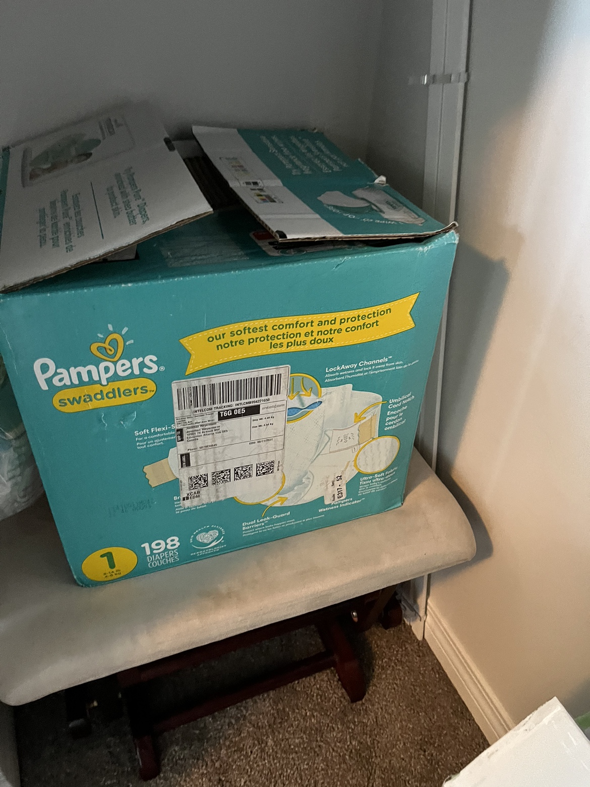 New box of size 1 pampers swaddlers