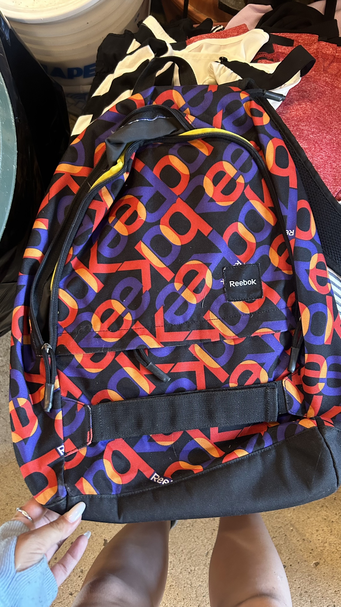 Three Backpacks image indicator(2)