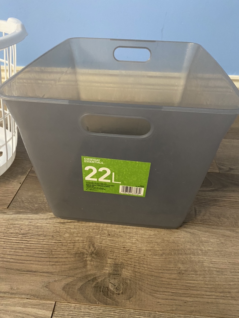 2 Laundry basket damp & dry ( Both $2) pick before 29th