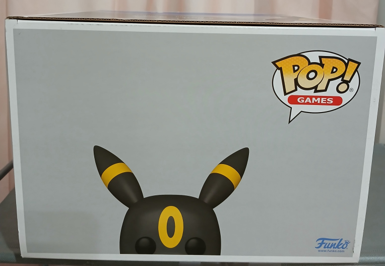 Funko Pop Pokemon Umbreon 950 image indicator(4)
