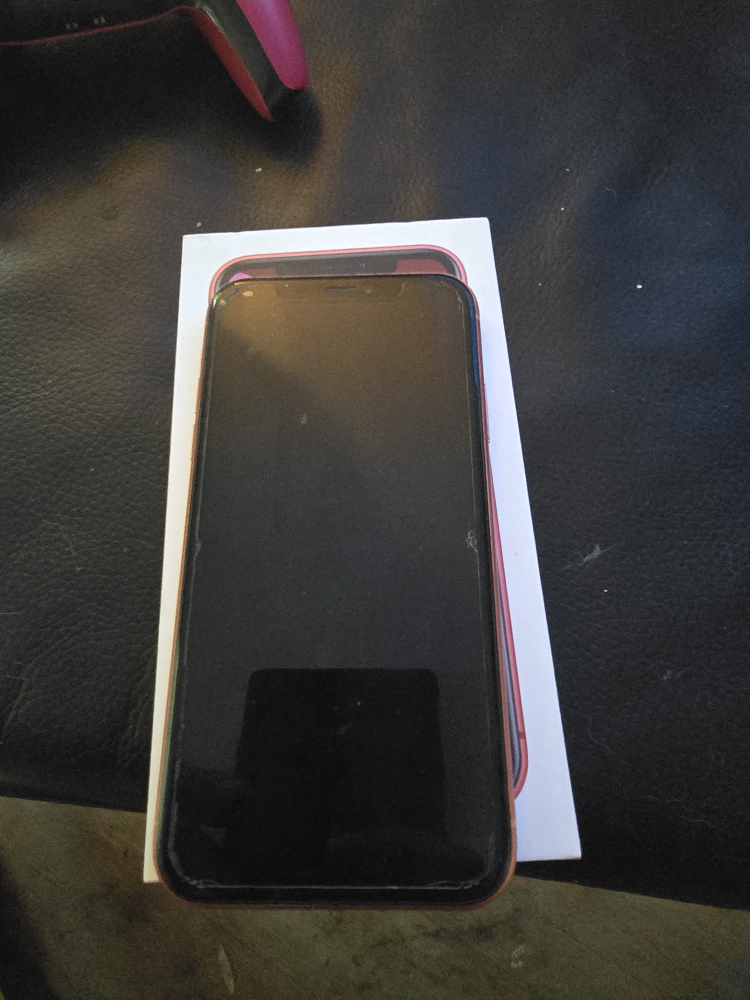 iPhone xr 64 Gb image indicator(2)