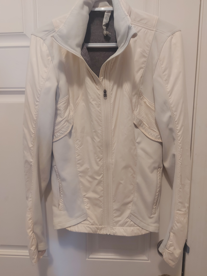 Lululemon Woman's Jacket image indicator(2)