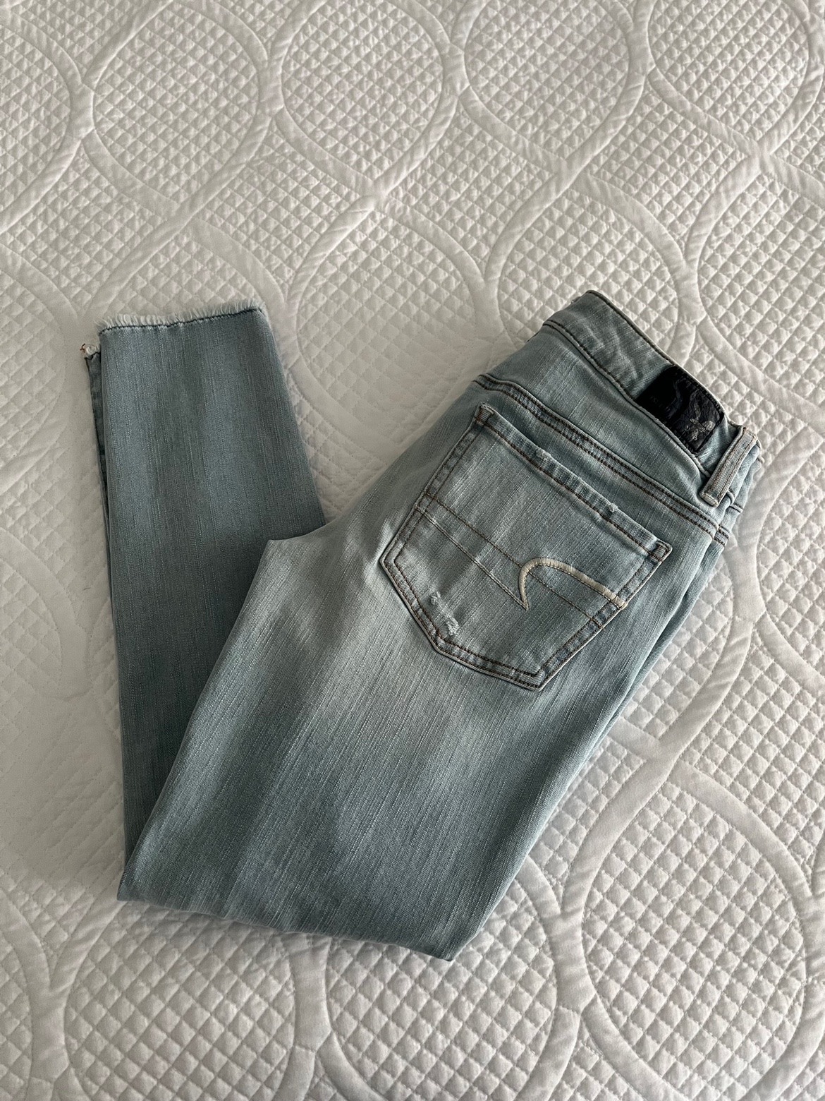 American Eagle Super Stretch Ripped Jeans image indicator(3)