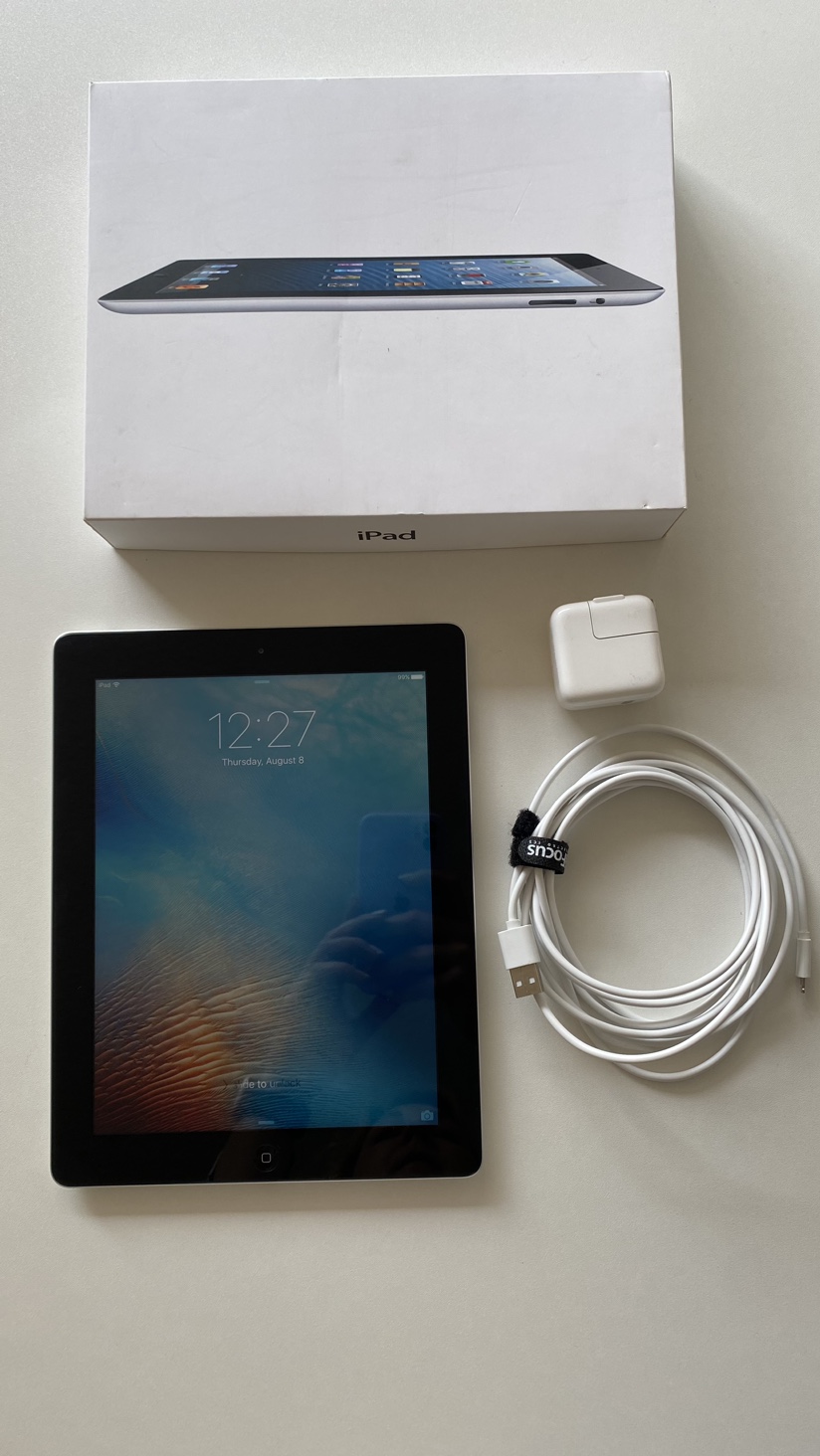 Black iPad 4th Generation 32GB with ZAGG Keyboard Case