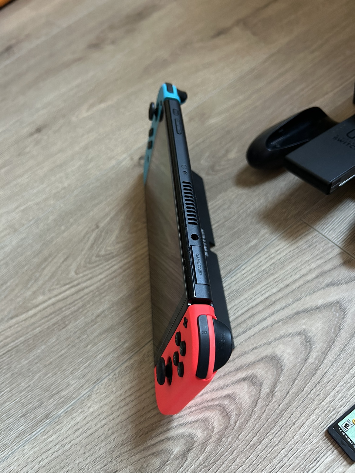 Nintendo Switch + amimal crossing chip - photo 2