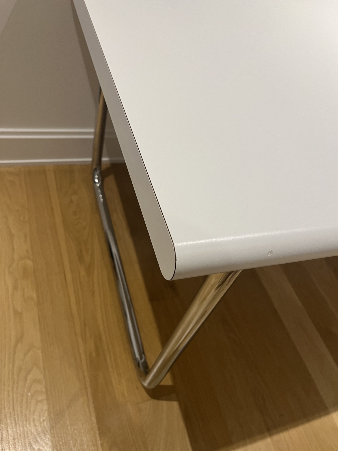 White Desk with Chrome Legs - photo 4