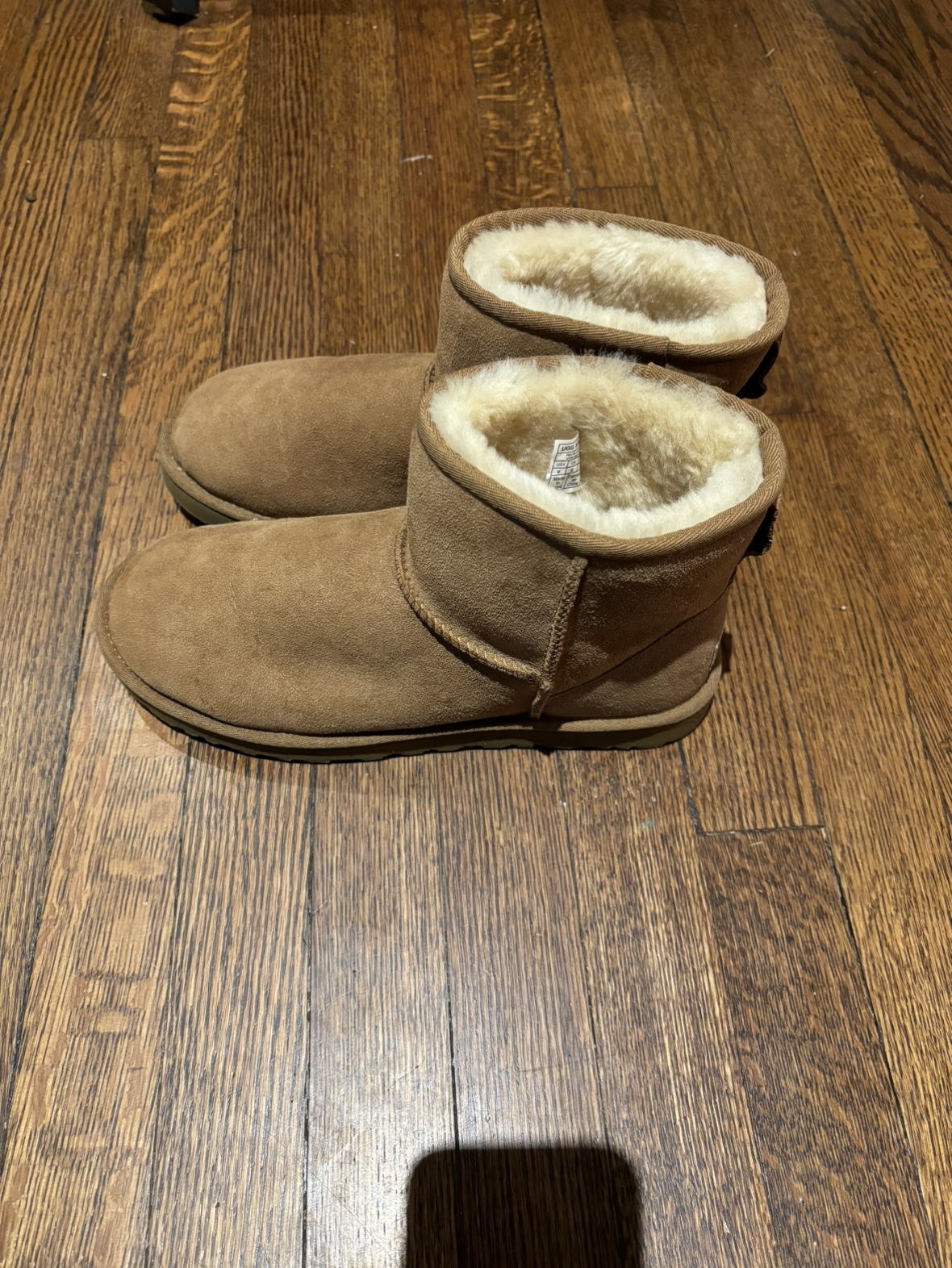 UGG Classic Mini Boots image indicator(2)