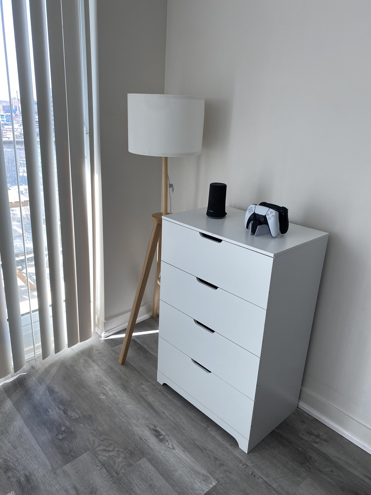 BRAND NEW white 4 drawer dresser (delivery available) image indicator(6)