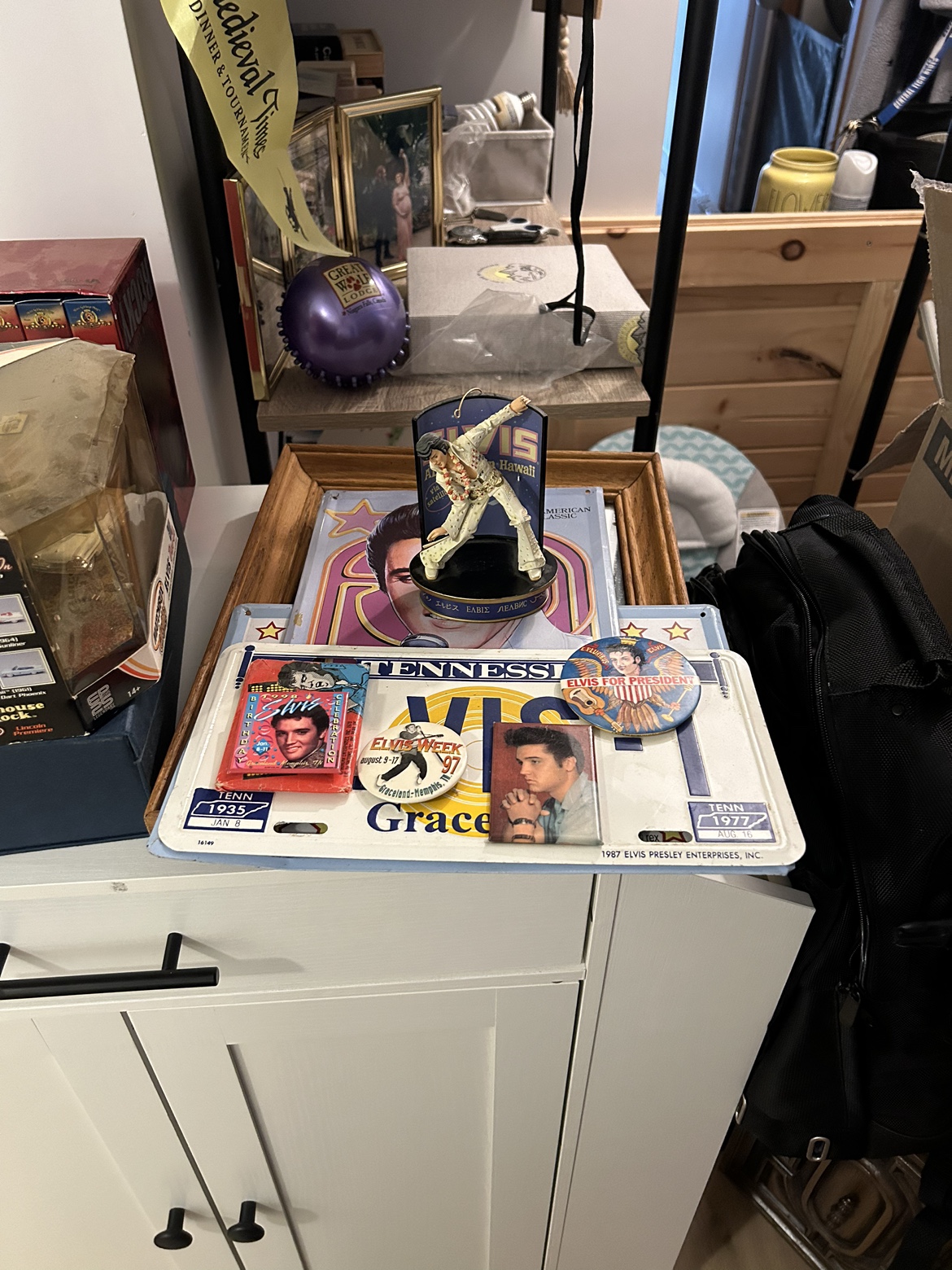 Elvis Presley Collectibles image indicator(8)