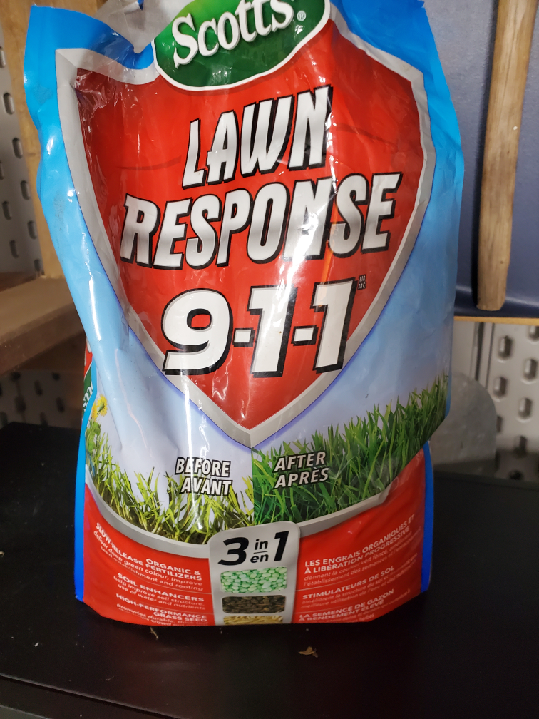 Grass seeds & Spreader Moving Out Sale - photo 2